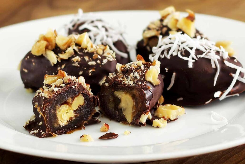 easy paleo recipe for chocolate dipped dates