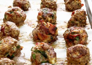 Meatballs-cooked-on-parchment-850x600