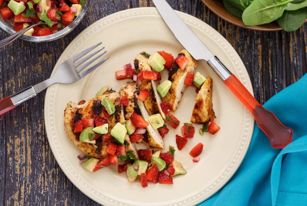 Easy paleo recipe - chicken with strawberry-avocado salsa