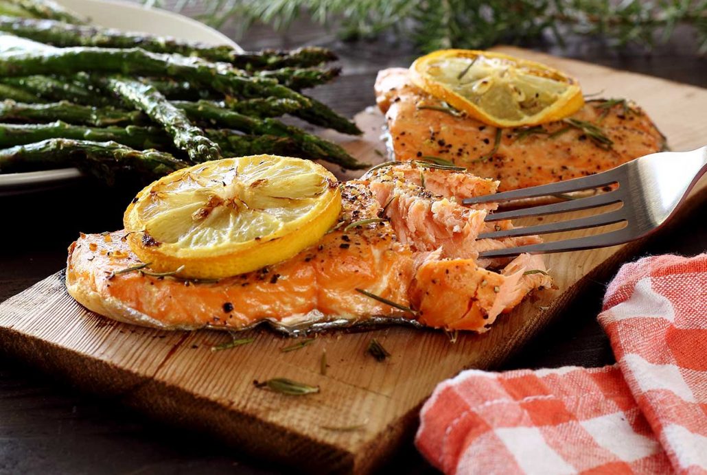 easy paleo recipe for cedar plank grilled salmon