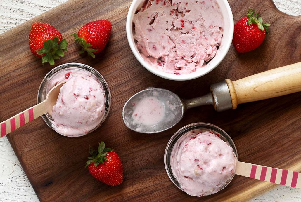 easy paleo recipe for non-dairy strawberry-banana ice cream