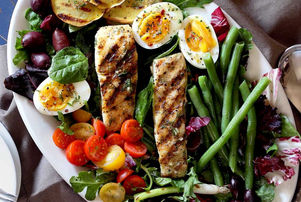 simple paleo recipe for nicoise salad with vinaigrette