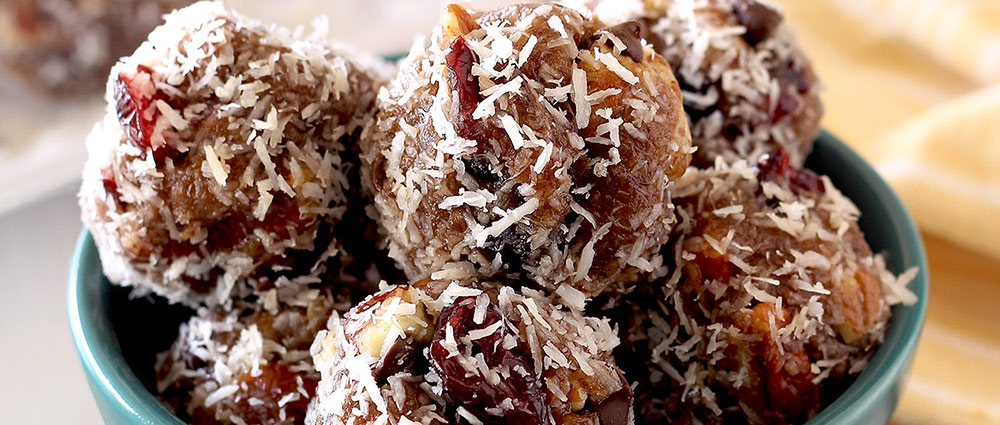 easy no cook chocolate cranberry energy balls