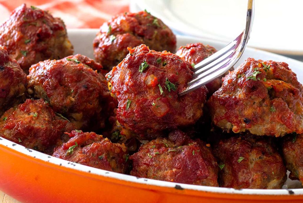 easy paleo and gluten-free recipe for slow-cooker/crockpot Mexican meatballs in chipotle sauce