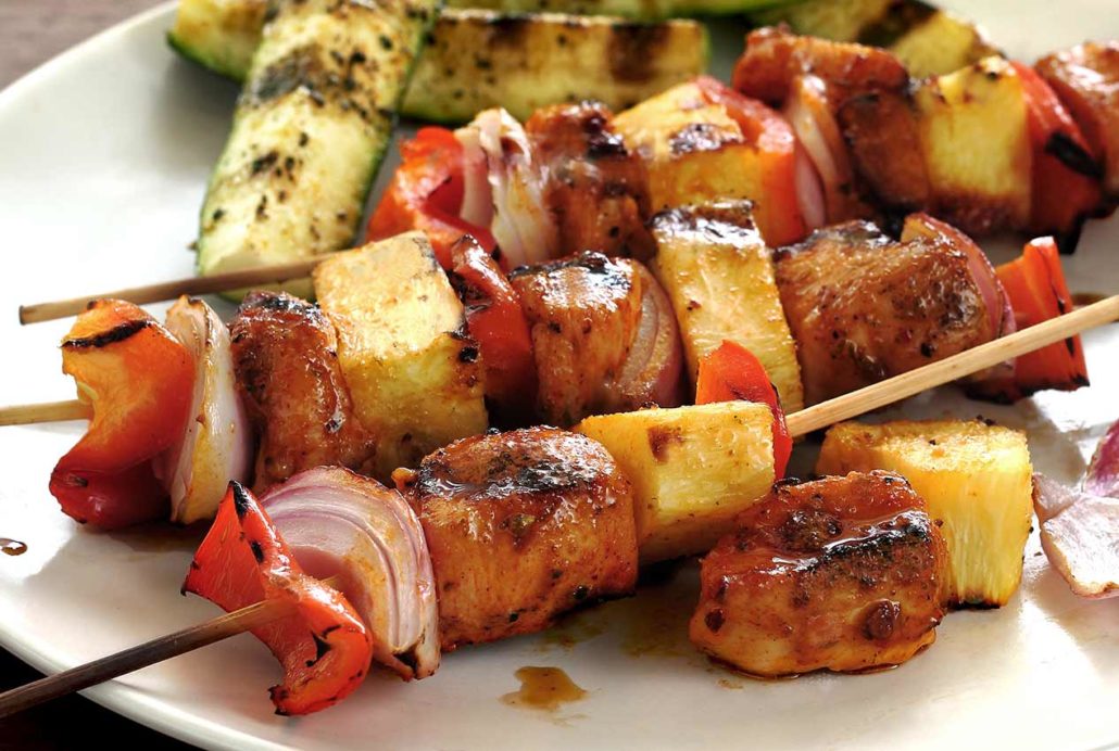 easy recipe for paleo chipotle-lime shish-kabobs on the grill