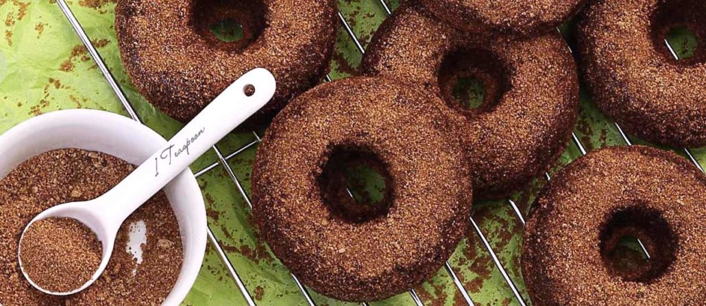 easy paleo recipe for a baked apple donut